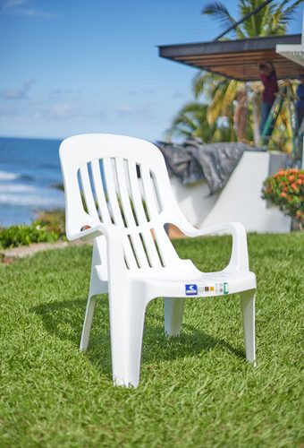 Actualiza tu terraza en Panamá con muebles de plástico modernos de Sanchia