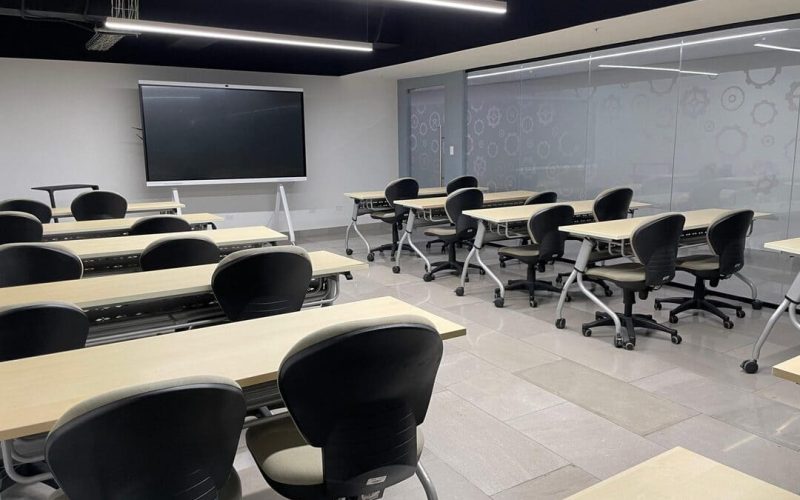 Salas de capacitación en alquiler: opciones prácticas para empresas en Panamá